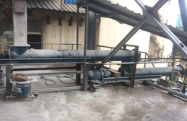 粉（fěn）料螺旋輸送機（jī）現場